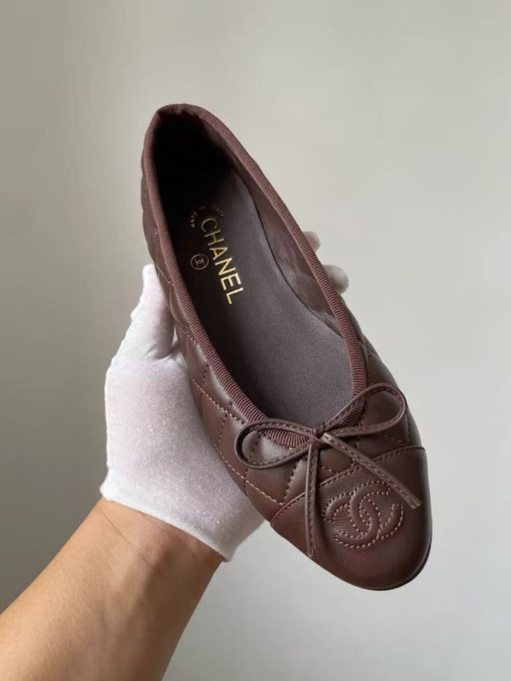 CHANEL Brown Quilted Leather Bow Ballet Flats - Picture 5 of 9